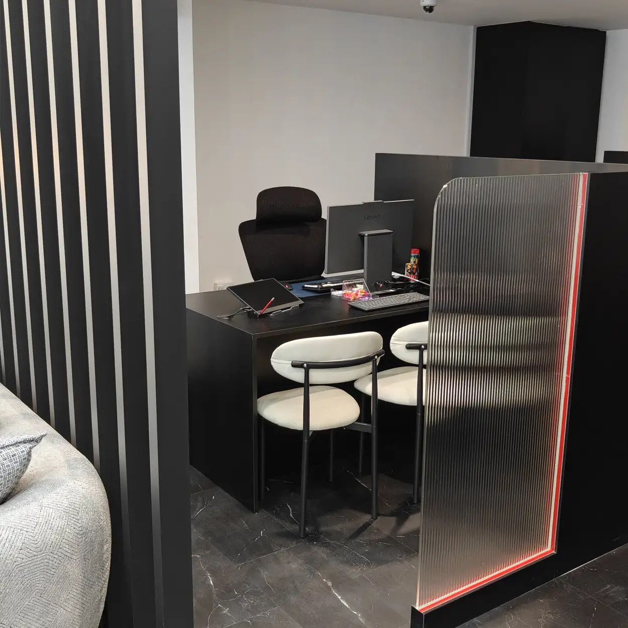 Galaxy Credit Interior 4